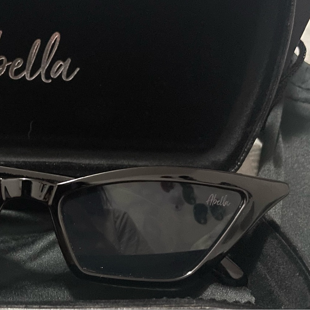 Abella glasses